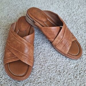 Sofft Fallon Women's Tan Criss-cross Leather Sandals - Size 9